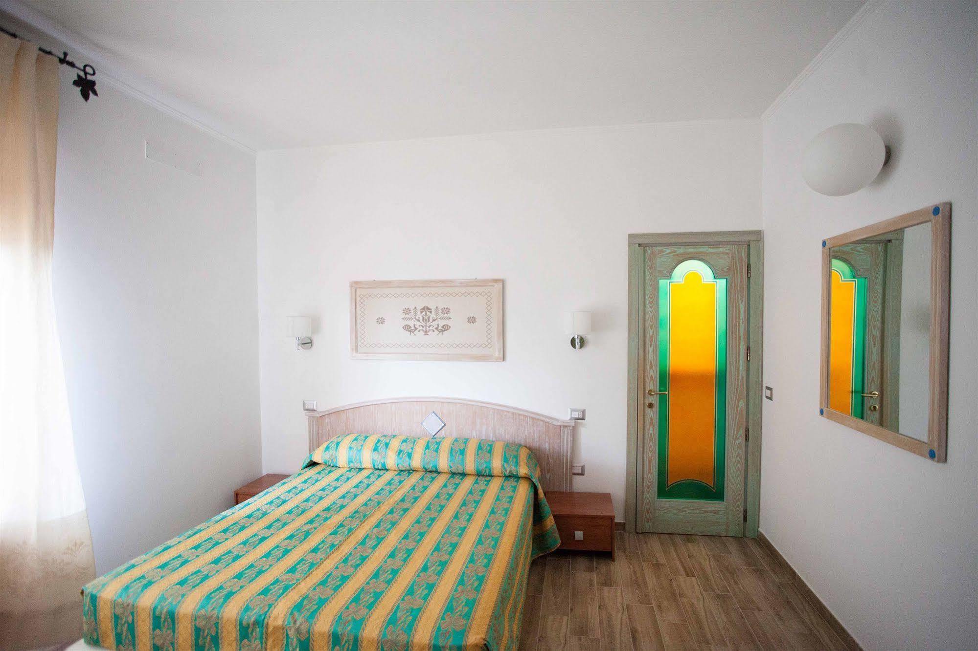 Locanda Degli Artisti Tortolì Buitenkant foto
