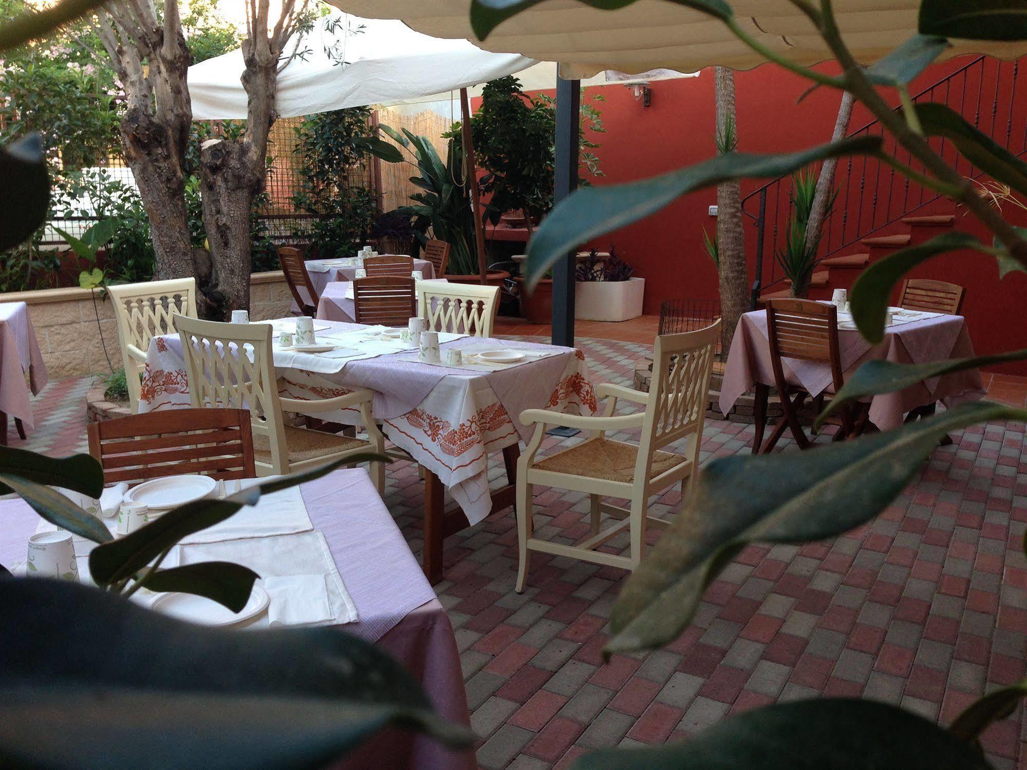 Locanda Degli Artisti Tortolì Buitenkant foto