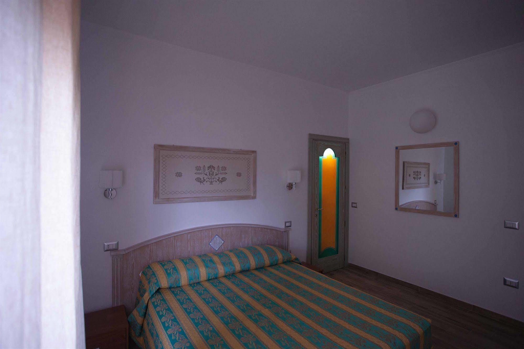 Locanda Degli Artisti Tortolì Buitenkant foto