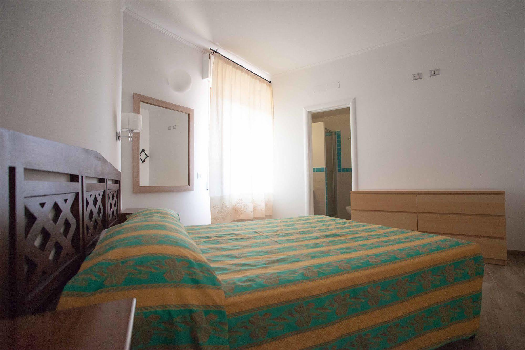 Locanda Degli Artisti Tortolì Buitenkant foto