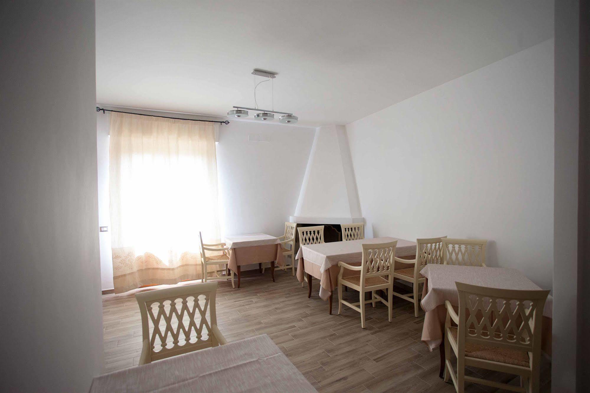 Locanda Degli Artisti Tortolì Buitenkant foto